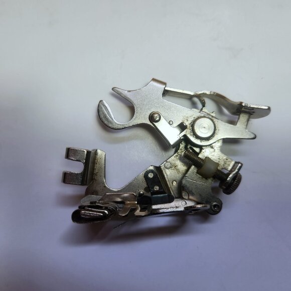 Singer Ruffler Foot Attachment 86742 For Singer Sewing Machine Low Shank - Picture 4 of 8